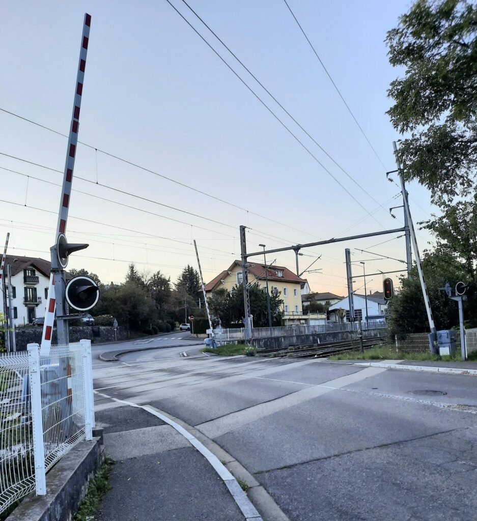 le passage a niveau de la discorde photo a d r 1759334129